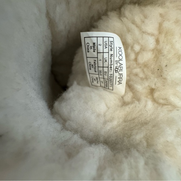 Koolaburra by UGG - Girls Size 2 - Picture 6 of 7